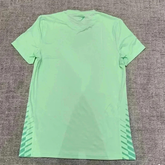 Gymshark Sport stripe T-Shirt - Picture 2 of 4